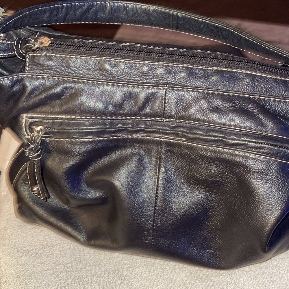 COPY - This is a really nice black leather purse very soft leather excellent co…